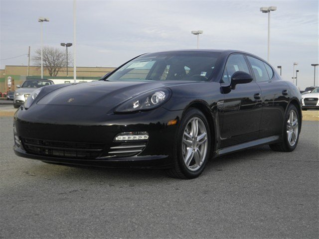 Porsche Panamera 2012 photo 3