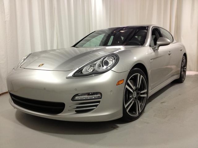 Porsche Panamera 2012 photo 3