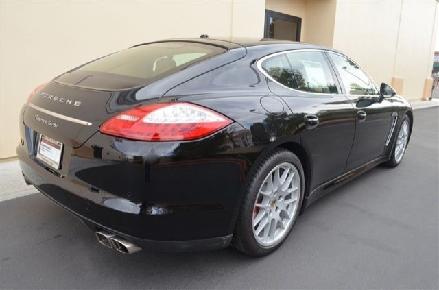 Porsche Panamera 2012 photo 2