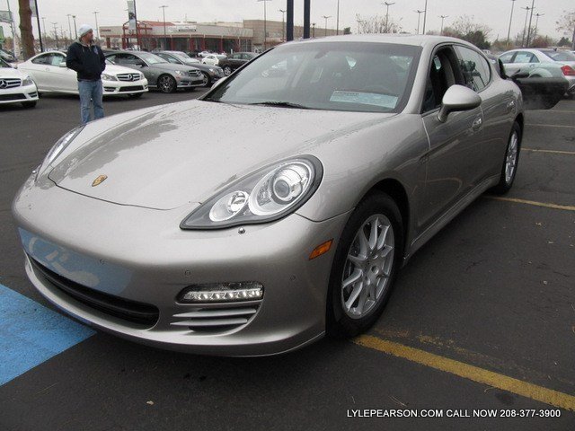 Porsche Panamera 2012 photo 3