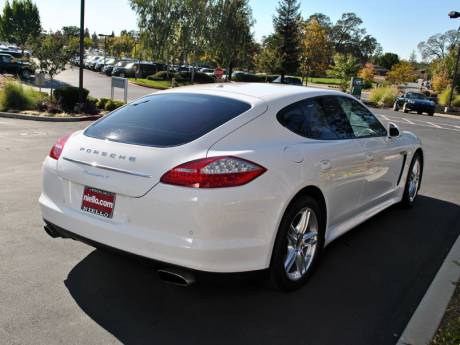 Porsche Panamera 2012 photo 3