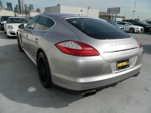 Porsche Panamera 2012 photo 3