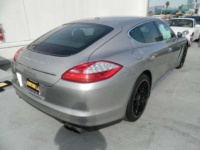 Porsche Panamera 2012 photo 5