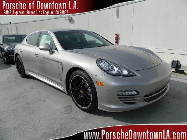 Porsche Panamera Base /extended CAB Short BED Unspecified