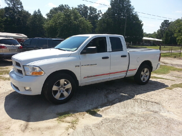 RAM 1500 4dr LX 4WD Auto Pickup Truck