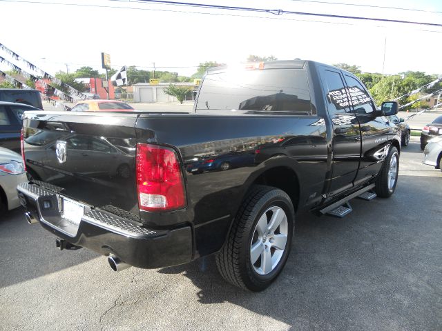 RAM Ram Pickup 2012 photo 2