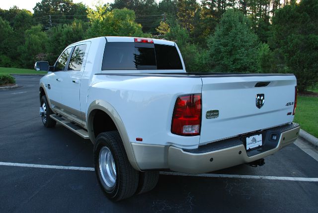 RAM Ram Pickup 2012 photo 1