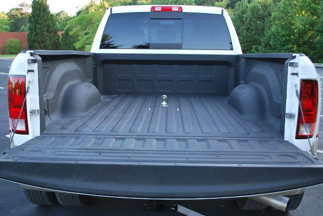 RAM Ram Pickup 2012 photo 2