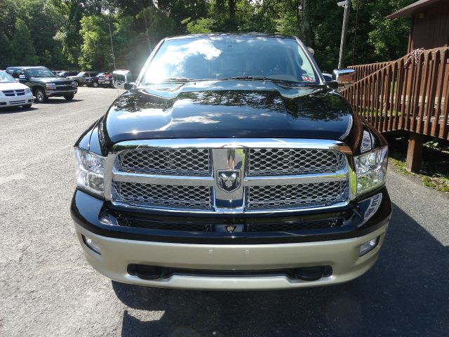 RAM Ram Pickup 2012 photo 2