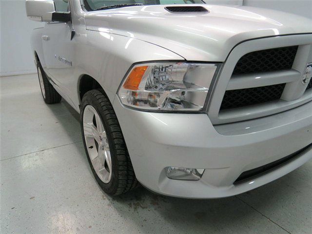 RAM Ram Pickup 2012 photo 17