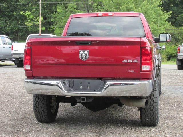 RAM Ram Pickup SLT Short Bed V-8 Crew Cab Pickup