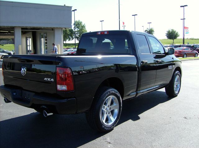 RAM Ram Pickup 2013 photo 2