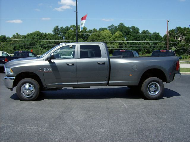 RAM Ram Pickup 2013 photo 2