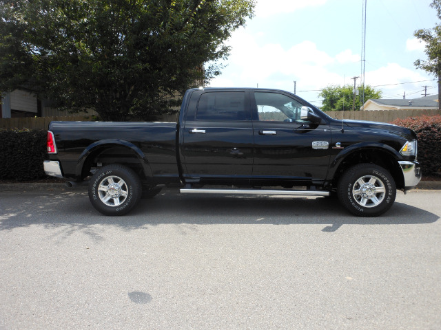 RAM Ram Pickup 2013 photo 3