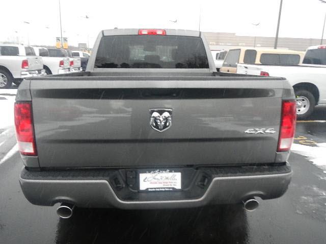 RAM Ram Pickup 2013 photo 2