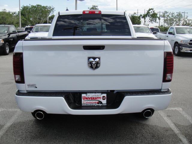 RAM Ram Pickup 2013 photo 3