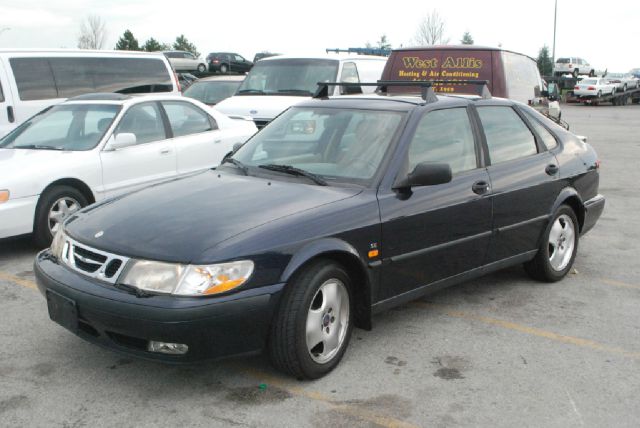 Saab 9-3 1999 photo 1