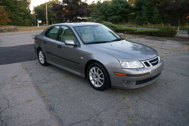 Saab 9-3 2004 photo 2