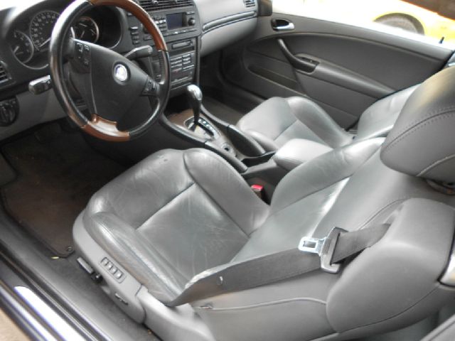 Saab 9-3 2004 photo 2