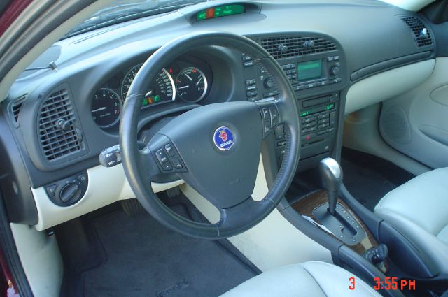 Saab 9-3 2004 photo 2