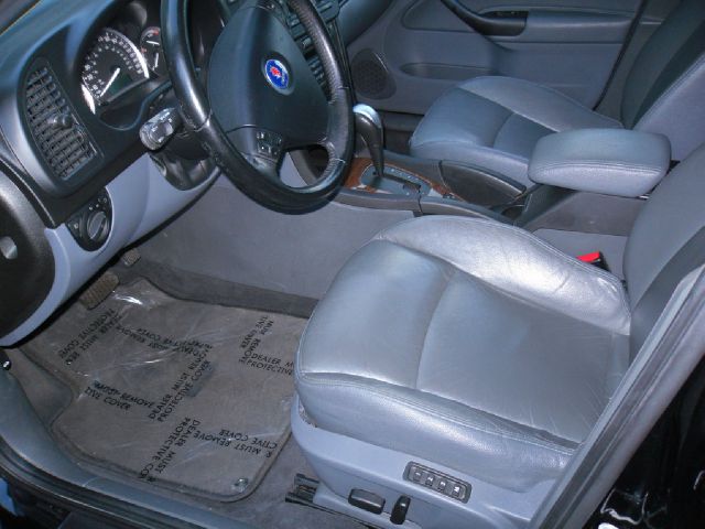 Saab 9-3 2004 photo 2