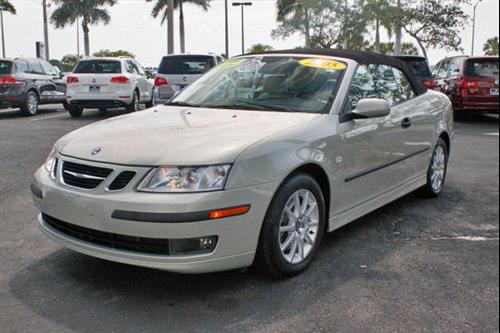 Saab 9-3 2005 photo 2