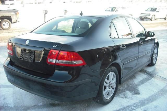 Saab 9-3 2005 photo 2