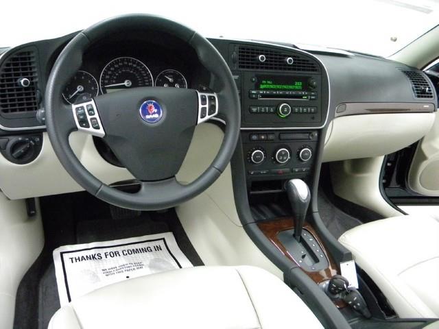 Saab 9-3 2010 photo 29