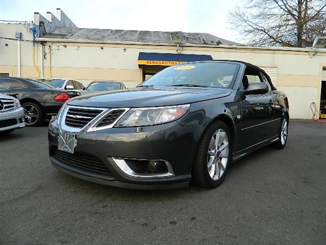 Saab 9-3 2010 photo 2