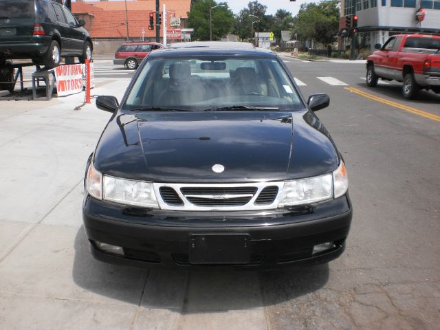 Saab 9-5 1999 photo 1