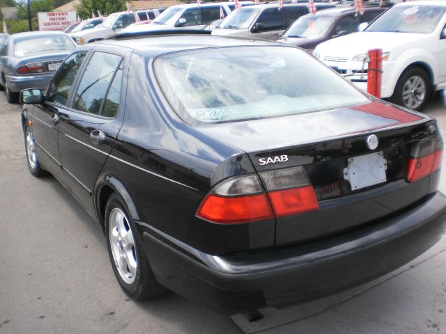 Saab 9-5 1999 photo 2