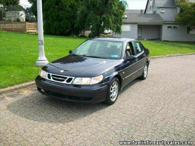 Saab 9-5 2000 photo 2