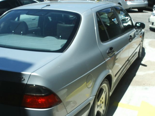 Saab 9-5 2000 photo 2