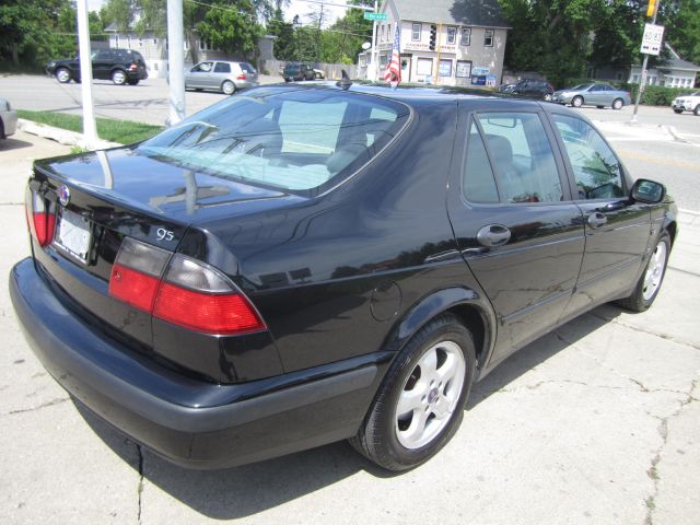 Saab 9-5 2001 photo 2