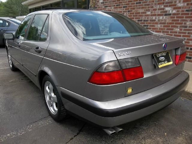 Saab 9-5 2001 photo 2