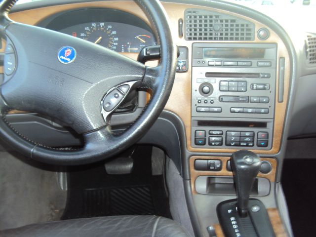 Saab 9-5 2002 photo 1