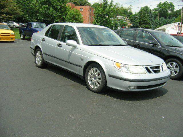 Saab 9-5 2002 photo 1