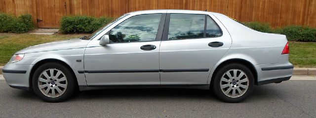 Saab 9-5 2002 photo 2