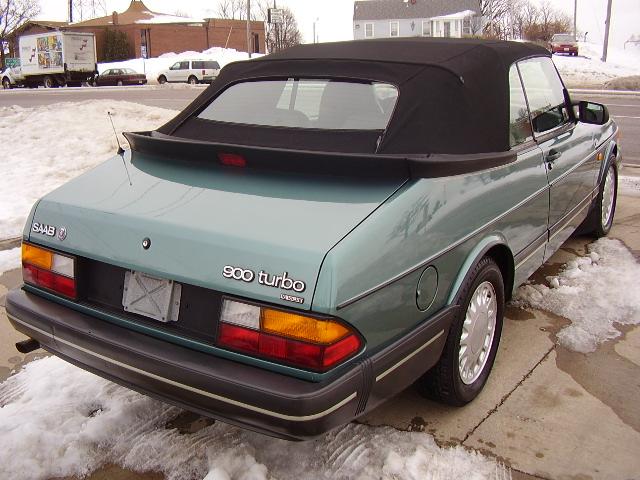 Saab 900 1991 photo 2