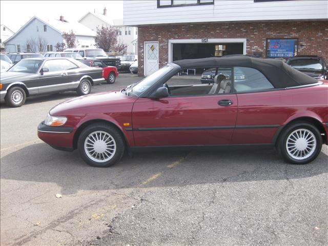 Saab 900 SE Convertible