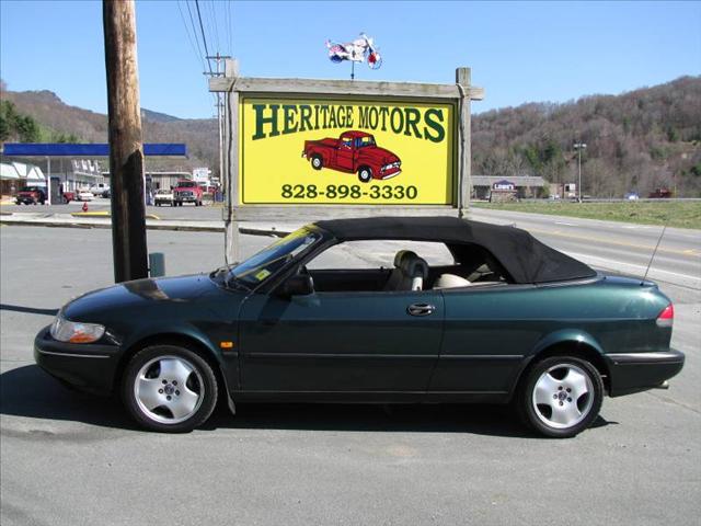 Saab 900 SE Convertible