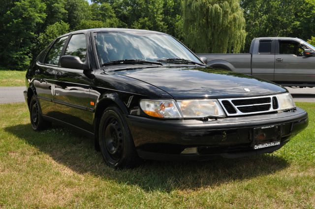 Saab 900 1997 photo 2