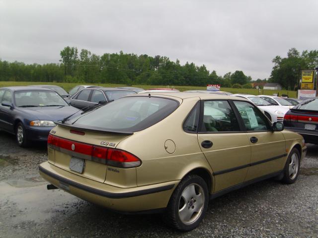 Saab 900 1998 photo 1