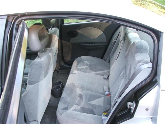 Saturn Ion 2003 photo 5