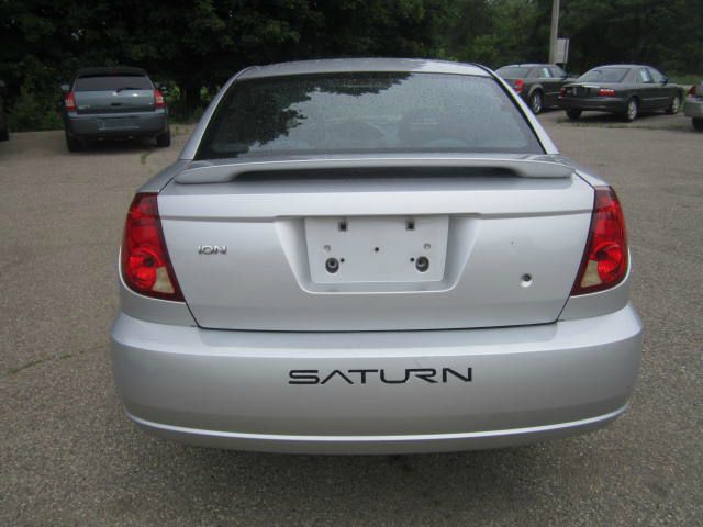 Saturn Ion 2003 photo 1