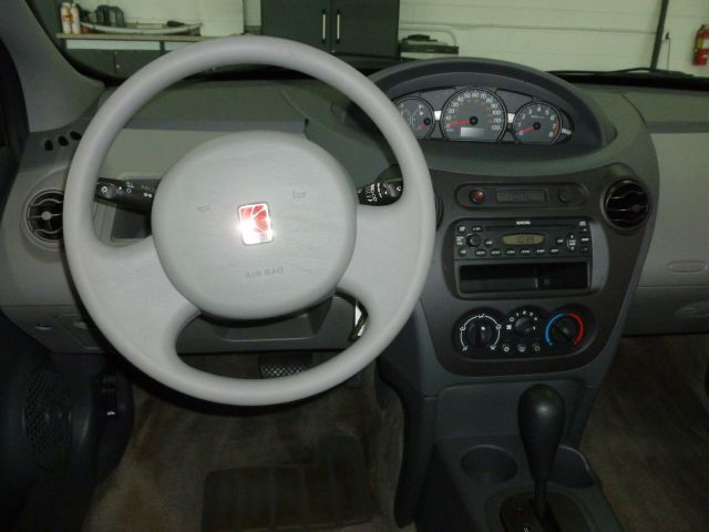 Saturn Ion 2003 photo 3