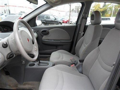 Saturn Ion 2003 photo 1