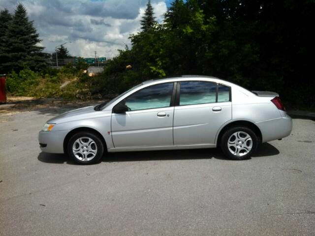 Saturn Ion 2003 photo 1