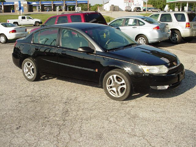 Saturn Ion 2003 photo 1