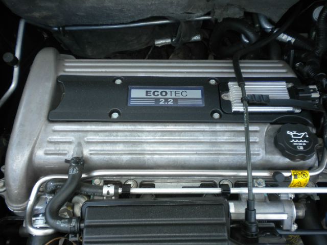 Saturn Ion 2003 photo 1